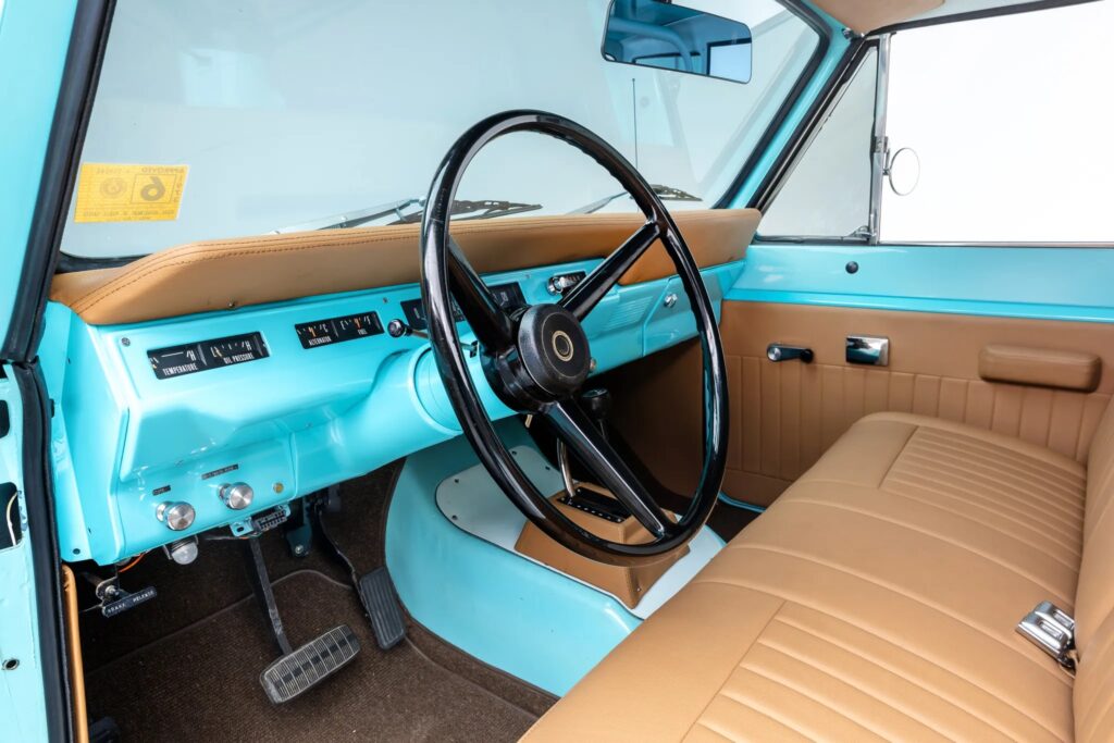 1973 International Harvester Scout II interior light blue color, with brown leather seats